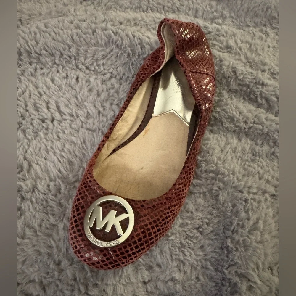 MICHAEL KORS Women's Fulton Burgundy Snakeskin Flats Size 7